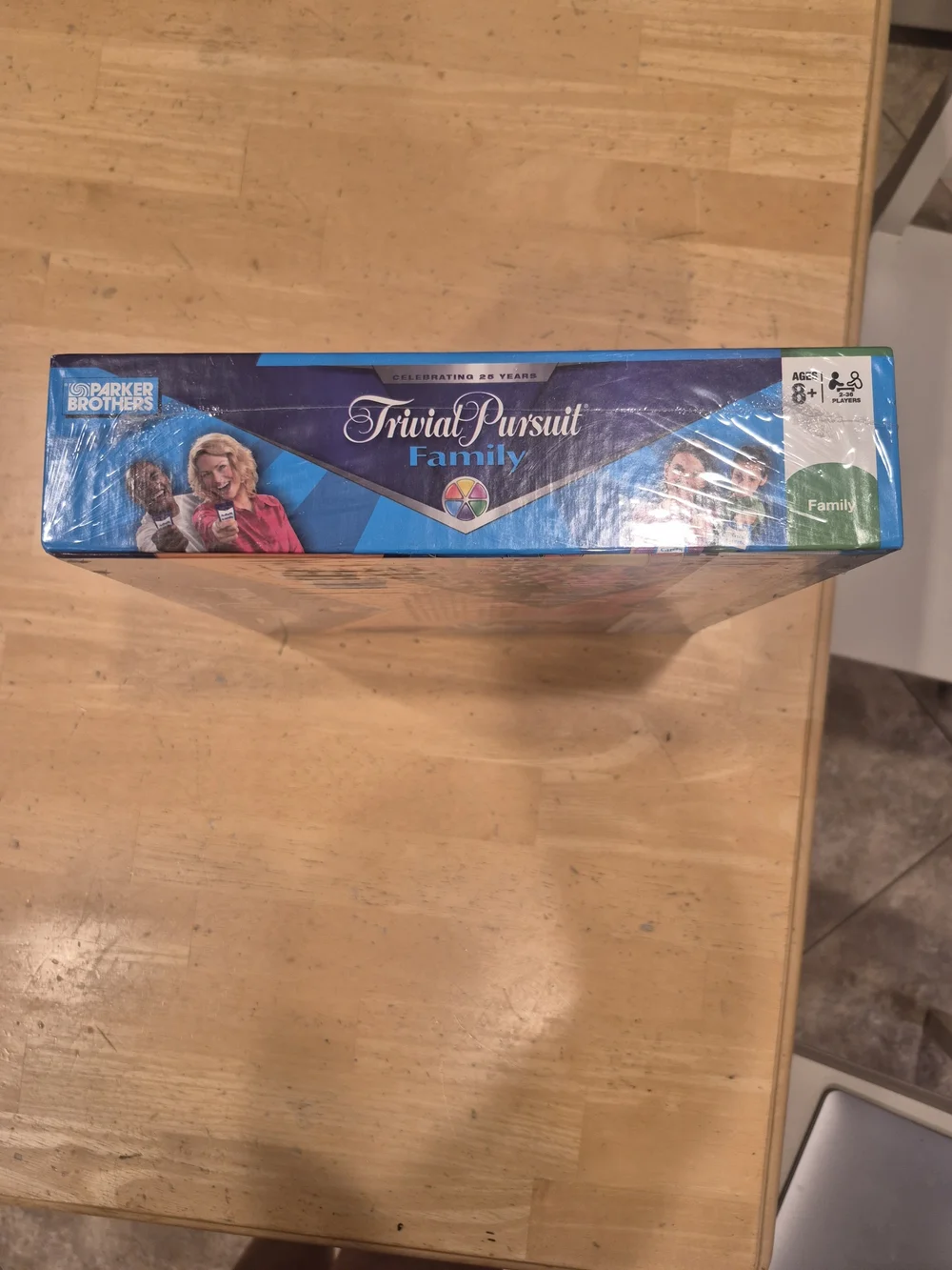 Trivial Pursuit Family Board Game - Parker Brothers - Blue